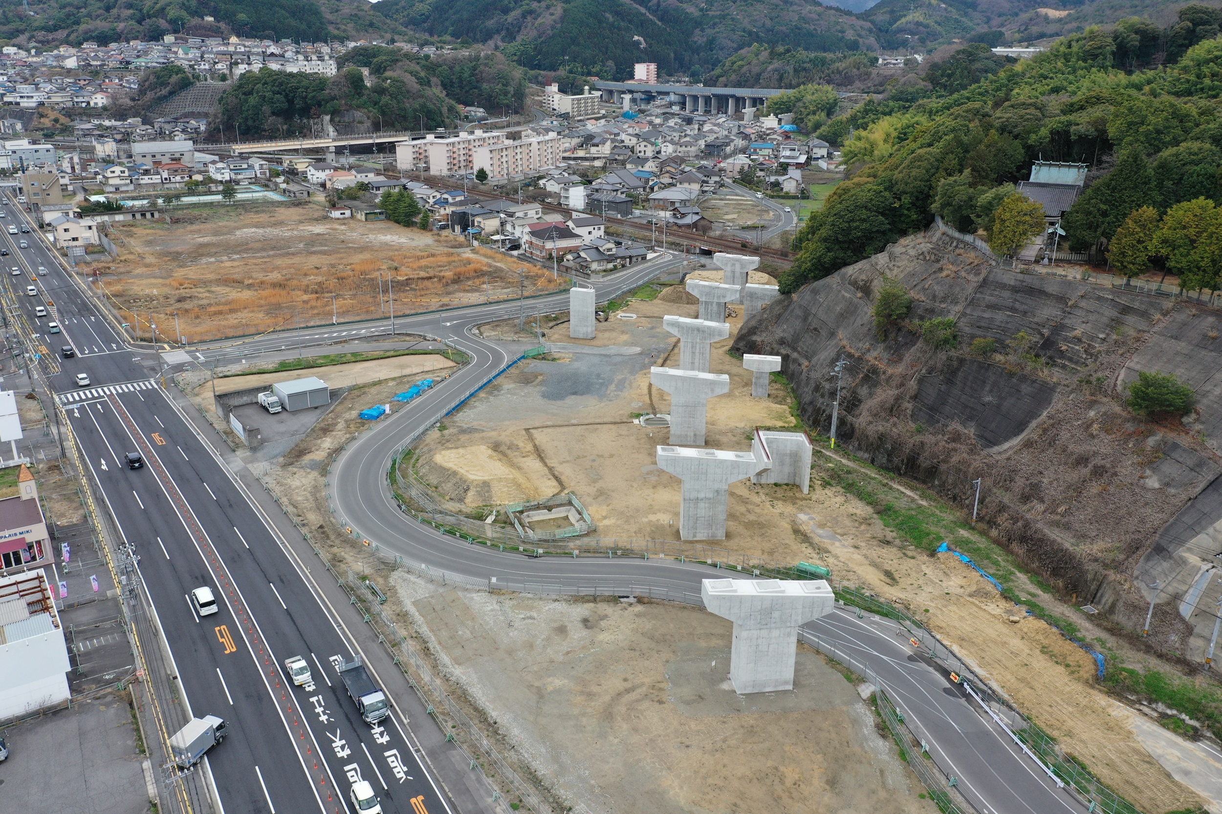 写真：令和３年度岩国・大竹道路小方高架橋外第２下部工事